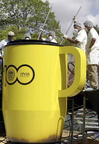 В Панаме сварили самую большую в мире чашку кофе