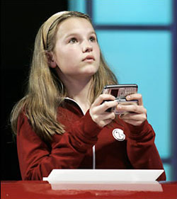 13-летняя девочка стала чемпионкой по набору SMS