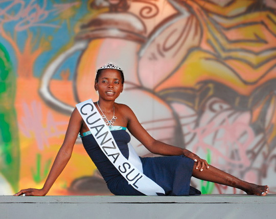В Анголе проходит конкурс красоты "Мисс противопехотная мина"