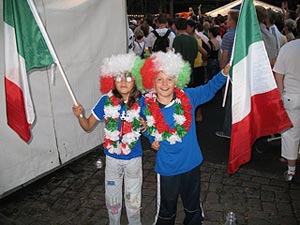 6 из 10 итальянских юношей не отказались бы стать женщинами