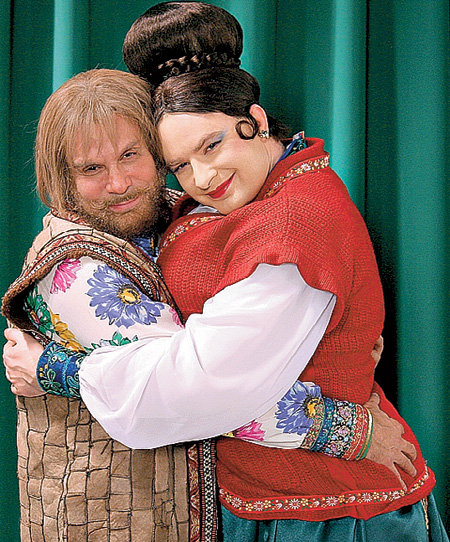 Ефим ШИФРИН и Андрей ДАНИЛКО (Верка Сердючка) сыграли любящих супругов