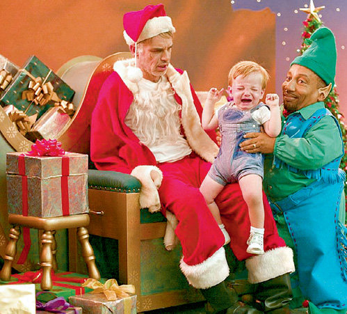 Тони КОКС (слева) и Билли Боб ТОРНТОН в черной комедии «Плохой Санта»