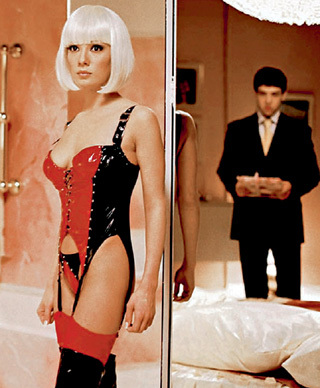 В 2004 году ХАМАТОВА сыграла неожиданную для себя роль проститутки в австрийском фильме «Сукин сын»