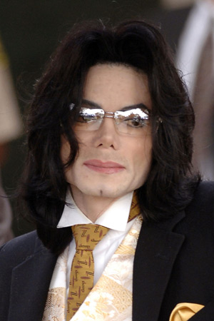 Майкл Джексон вновь предстанет перед судом