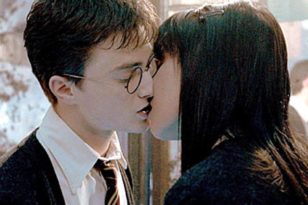 Лондон увидел поцелуй Гарри Поттера
