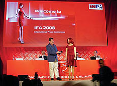 Накануне. Наш корреспондент побывал на испанском острове Майорка, где прошла пресс-конференция, посвященная предстоящей выставке "IFA2008" в Берлине