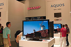 Телевизоры Sharp новой серии D65 начинают показывать менее чем через 5 секунд после включения, оснащены тремя HDMI-портами и USB-терминалом для воспроизведения файлов mp3 и JPEG