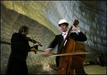В донецкой шахте на глубине 300 метров оркестр исполнил классику