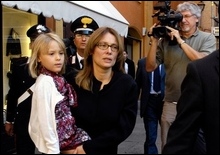 Вдова Паваротти обвинила прессу в раздувании скандала