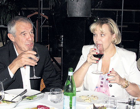Проштрафившись на «Кинотавре» Сергей ГАРМАШ пил минералку, а его жена Инна ТИМОФЕЕВА - красное вино