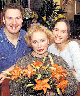 Татьяна с сыном Филиппом и дочкой Елизаветой