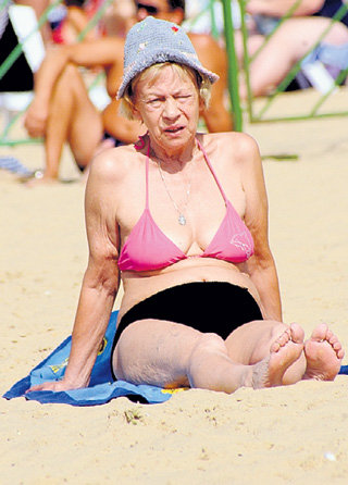Александра НАЗАРОВА (бабушка Вики Прутковской в сериале «Моя прекрасная няня») ежедневно принимала солнечные ванны