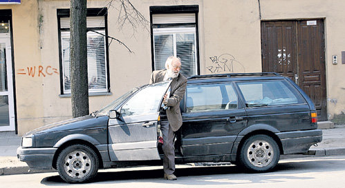 72-летний мэтр считает себя спокойным водителем