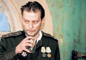 Анатолий КОТ в картине «Еще о войне» (2004 г.). Слава пришла к актеру через несколько лет после сериалов «Солдаты» и «Маргоша»