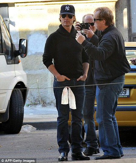 Том КРУЗ уже прилетел в Прагу, чтобы присмотреть живописные места для съёмок «Миссии». Фото Daily Mail