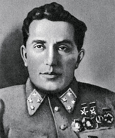 Яков Смушкевич