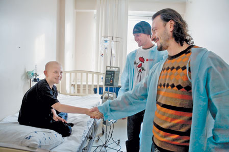 Илья Авербух пожелал маленьким пациентам скорейшего выздоровления