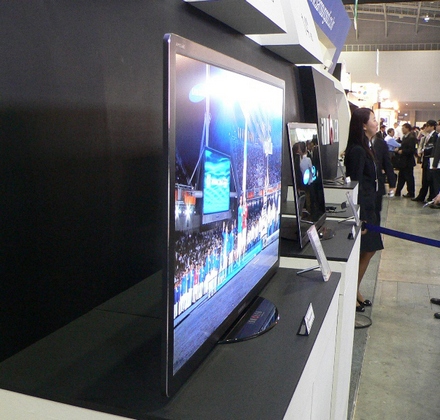 Samsung показал 40-дюймовую OLED-панель с поддержкой Full HD