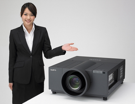 Sanyo выпустил самый яркий на сегодня двухламповый проектор LP-XF70