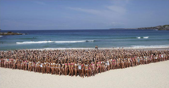 1010 женщин в бикини установили мировой рекорд (ФОТО)