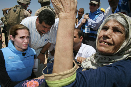 Анжелина Джоли посетила Ирак с гуманитарной миссией