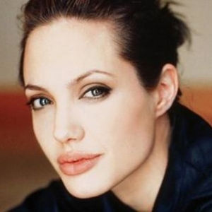 Анджелина Джоли стыдится своего прошлого (фото)