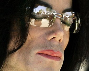 На Майкла Джексона подала в суд его тайная «жена»