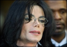 Банкрот Майкл Джексон отмечает день рождения