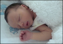 Появилась первая фотография новорожденной дочери Милы Йовович