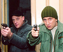 Кучера (справа) в образе Кирилла Порохни (фото vsetv.com)