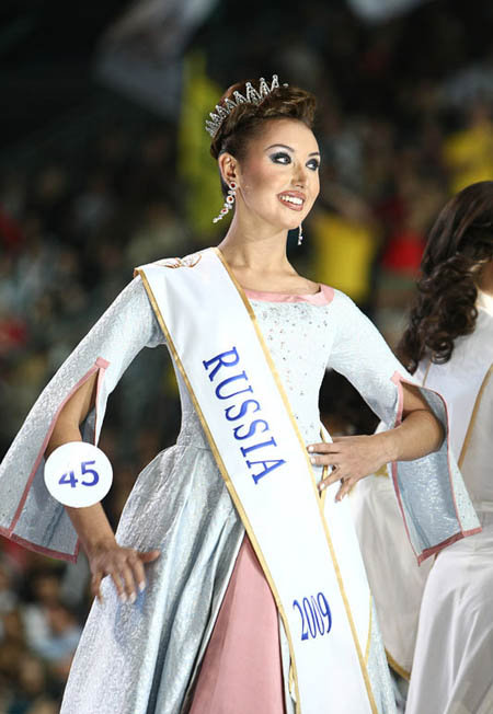 Анна Мезенцева на конкурсе Мисс Интерконтиненталь. Фото: zlyuk.ru