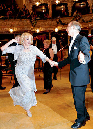На Оперном балу в Праге МЕРСЬЕ танцевала от всей души