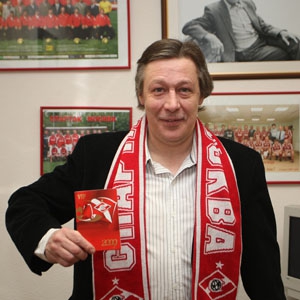 Михаил Ефремов; футбол