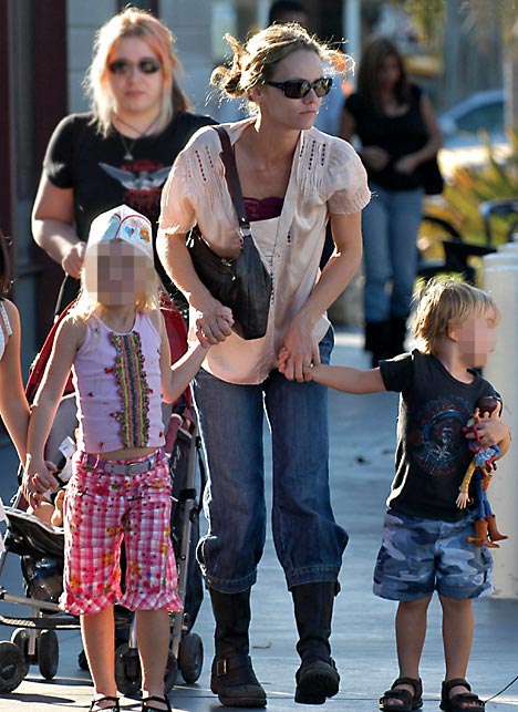Ванесса с детьми, восьмилетней Лили и шестилетним Джеком. Фото с сайта Dailymail.co.uk