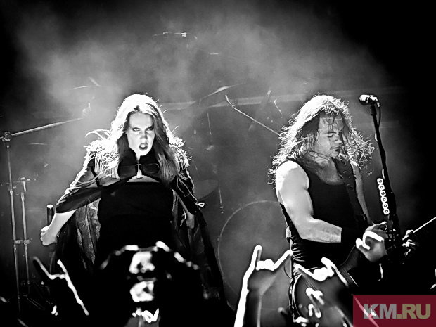Солистка рок-группы Epica выходит в декрет