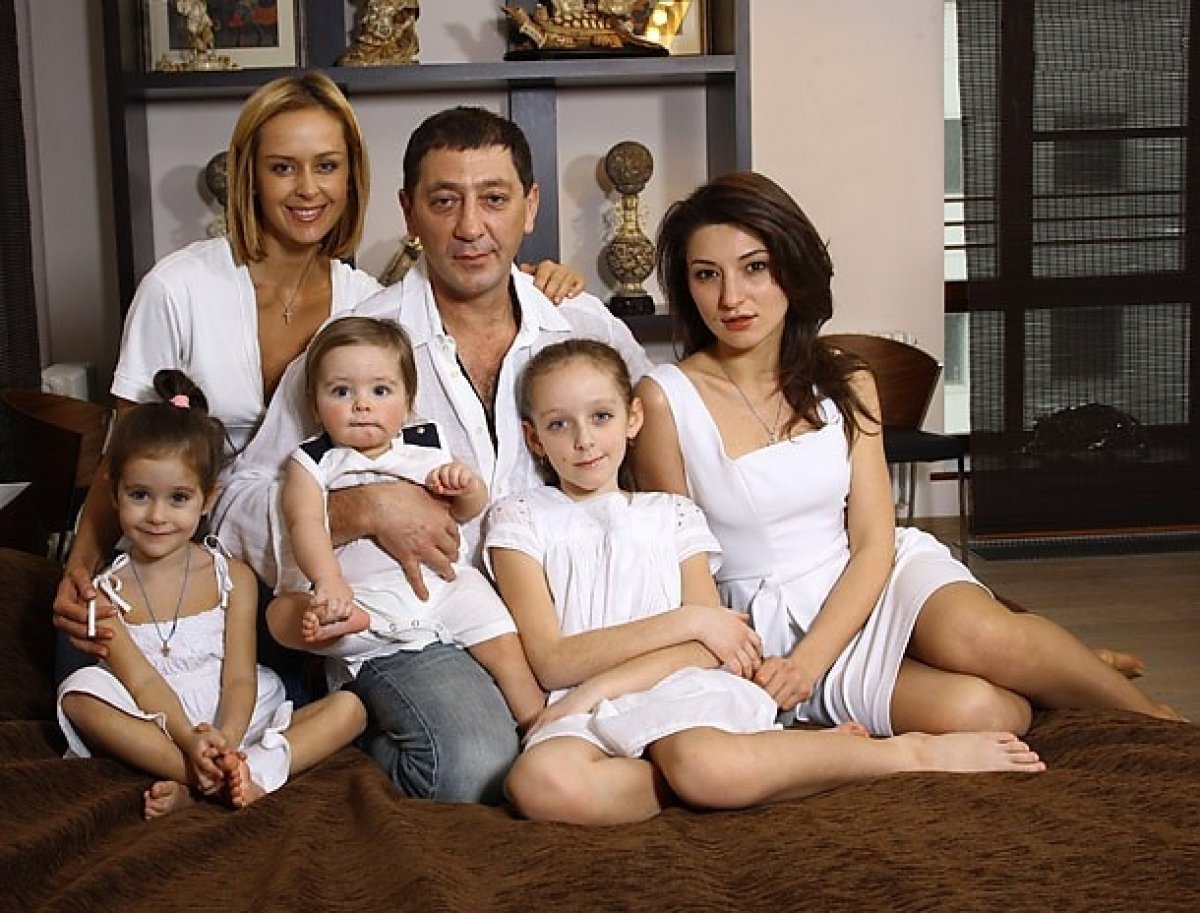 Самые крепкие семьи российских звезд