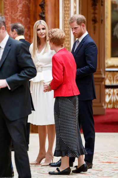 Принц Гарри избегал американского президента и общался с его дочерью