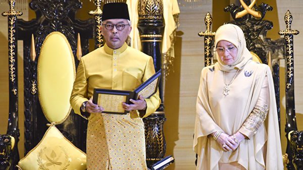 В Малайзии состоялась коронация нового короля, сменившего отрекшегося от престола Мухаммеда Фариса