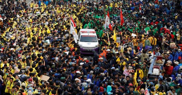 "В Индонезии секса нет" - Новый законопроект вызвал массовые беспорядки