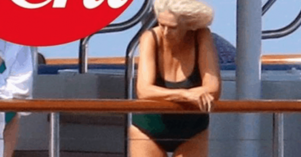 72-летнюю Камиллу Паркер-Боулз в купальнике сравнили с принцессой Дианой