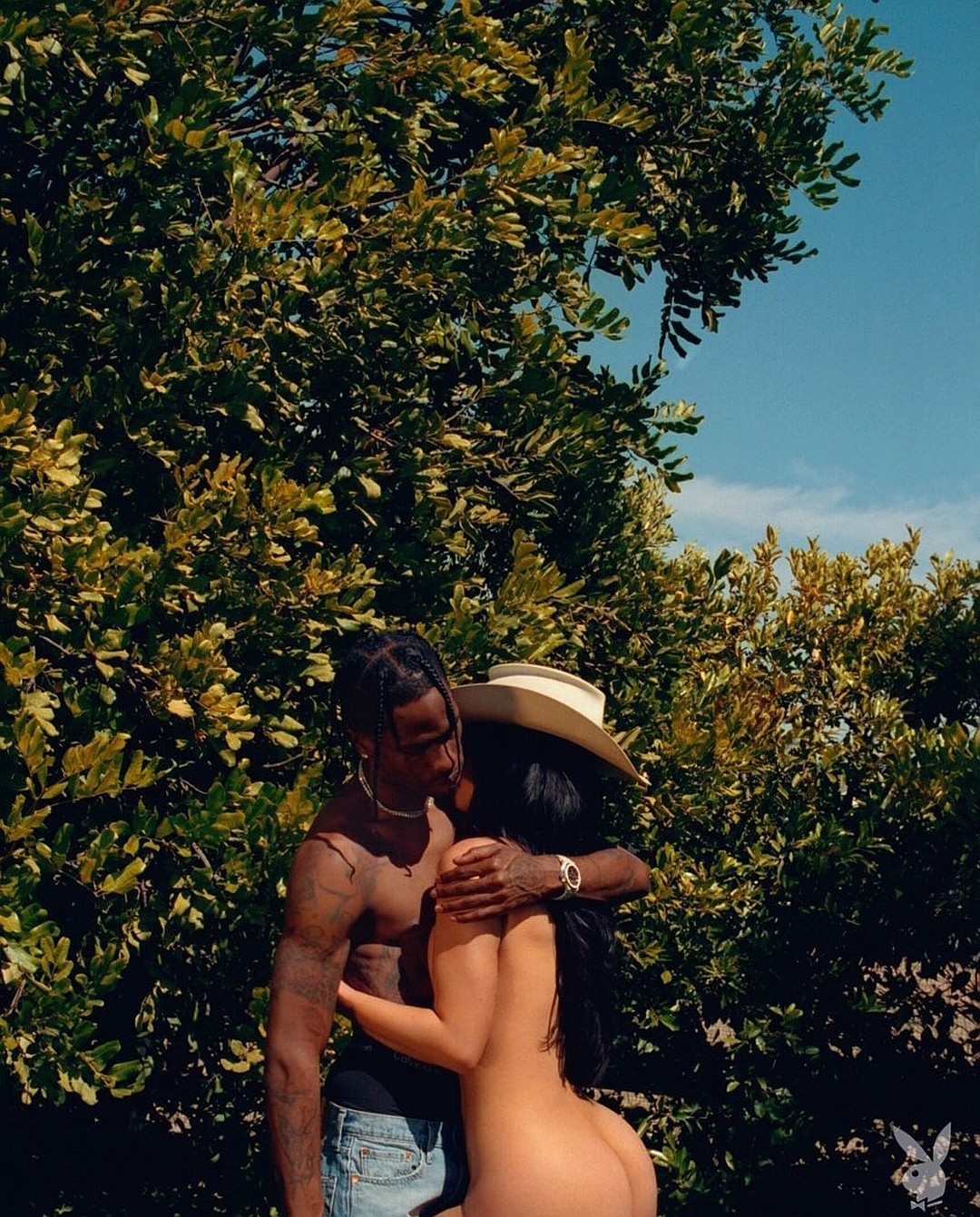 Кайли Дженнер в горячей фотосессии для Playboy.
