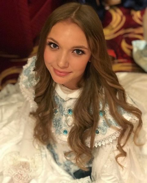 Россиянка, похожая на Настю из "Морозко", попала в десятку красавиц на конкурсе "Мисс Земля"