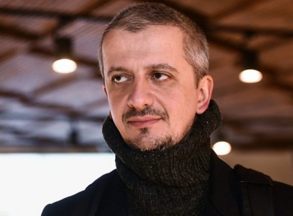 Моноспектакль "Так говорил Богомолов" завершился дружным скандированием зрителей: "Позор"!