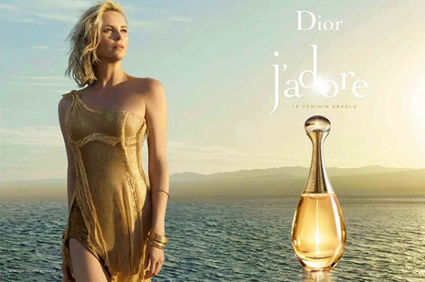 Обнаженная Шарлиз Терон в новой рекламе Dior (кадры из тизера)
