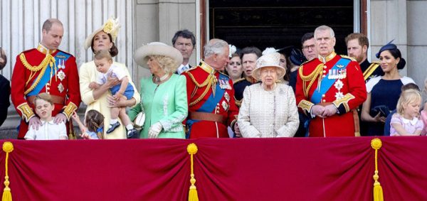 Честь семьи - 93-летней королеве пришлось отправить сына на досрочную пенсию