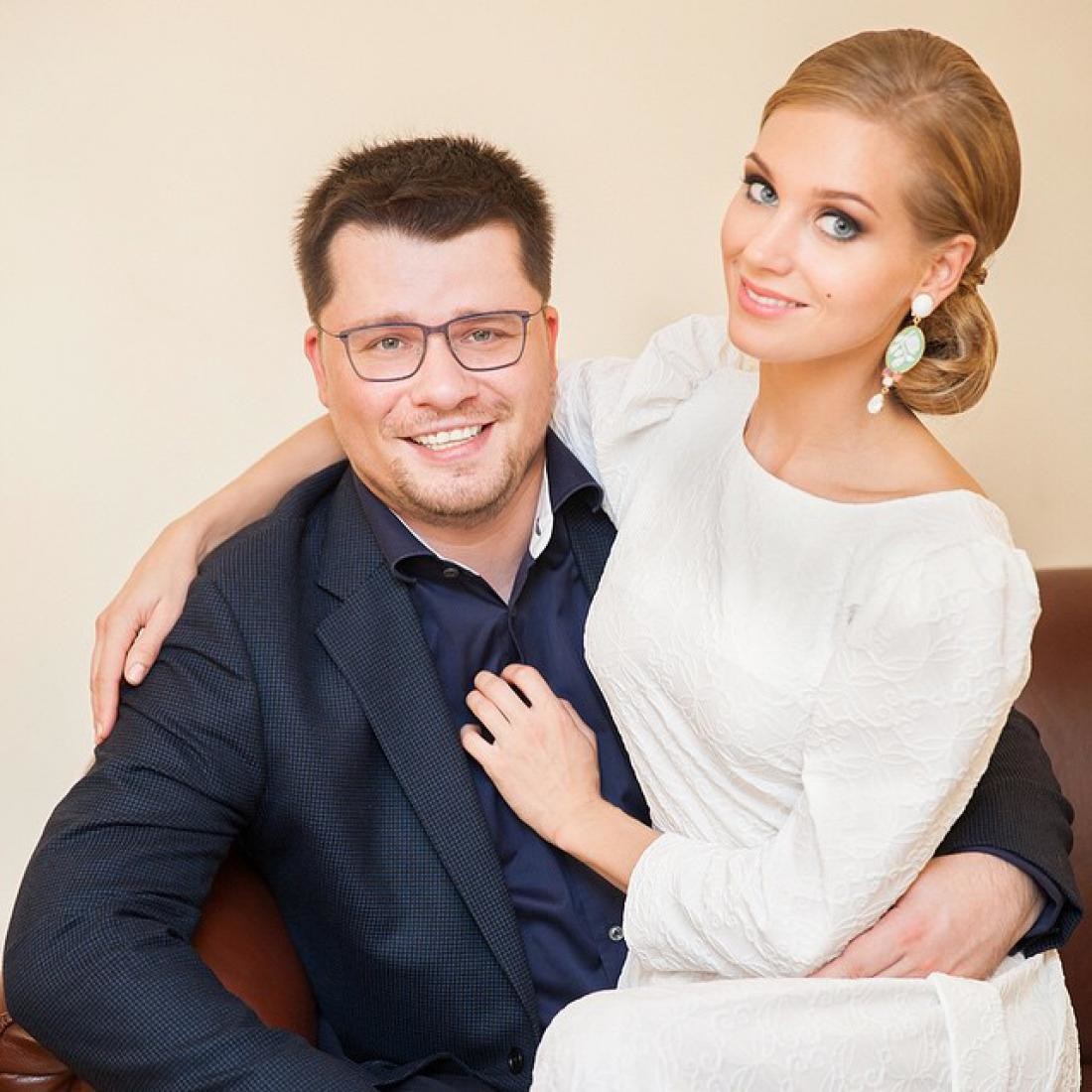 Гарик харламов с женой фото