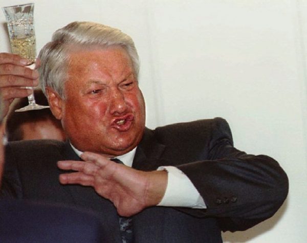 Пьяные курьезы Бориса Ельцина, вспоминая о которых, мы все еще краснеем