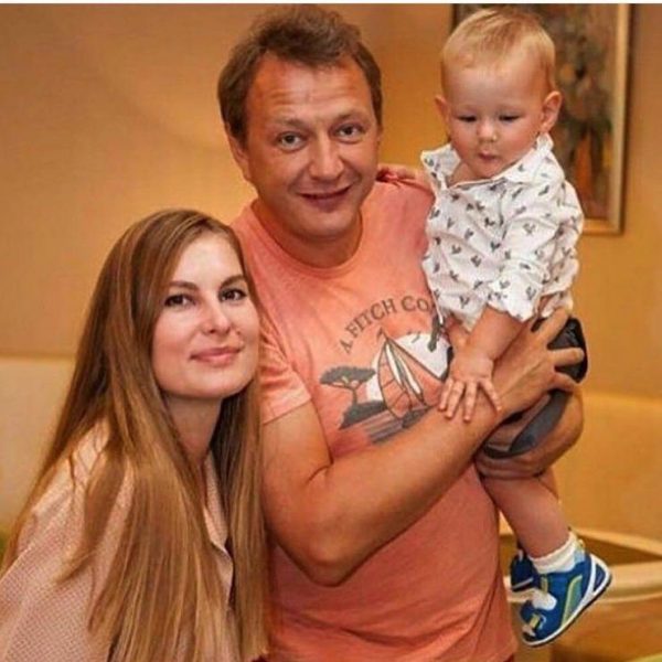 Экс-супруга Башарова опровергла новость о воссоединении