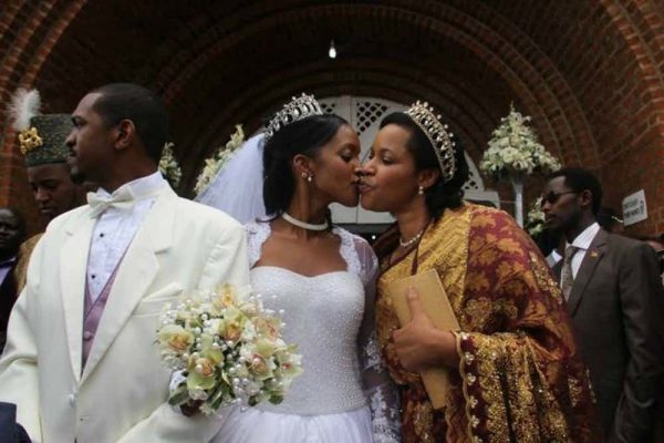 Чтоб развестись в Гане, надо прийти в суд в своих свадебных нарядах