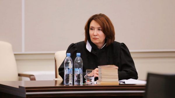 "Золотая судья" Хахалева попросила Путина заступиться за нее - "Травят!"